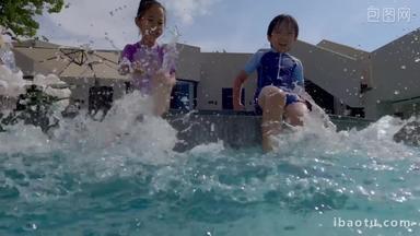 快乐的东方儿童在泳池边戏水